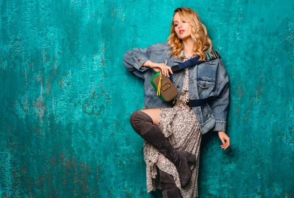 Znamení a móda: Co vám letos v létě sluší nejvíc? Trendy i nadčasovost podle astrologie. Střelci jsou šatoví, Pannám sluší nejvíc street style, Berani nedají dopustit na kalhoty