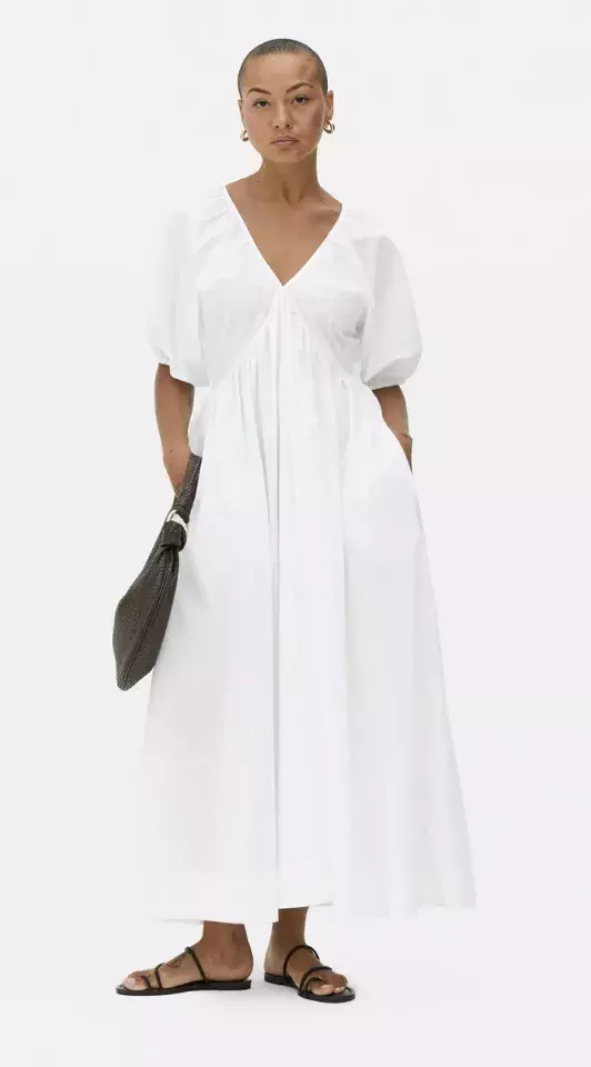 <p>Maxi šaty s nabíranými rukávy, Primark, 780 Kč</p>
