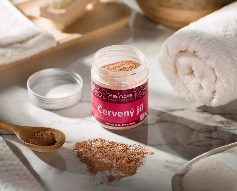 pleťová a tělová maska z červeného vulkanického jílu
