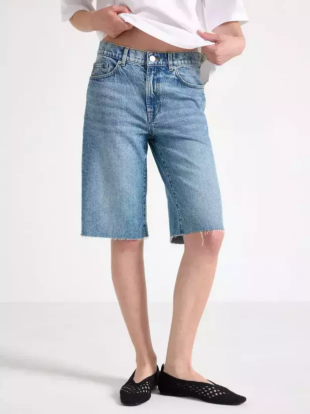 Dlouhé džínové kraťasy