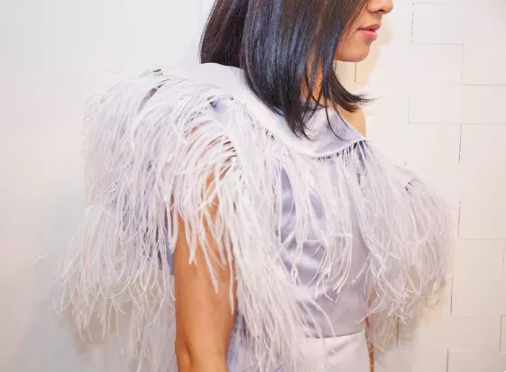 Třásně jsou letos vidět všude. Jak je nosit i po 50, abyste byla stylová? Inspiraci uslyšíte od módní stylistky