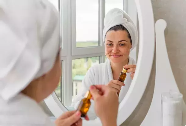 žena před zrcadlem 