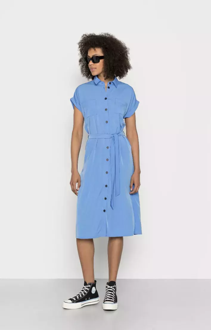 <p>Košilové šaty Ultramarine, ONLY, Zalando, 999 Kč</p>
