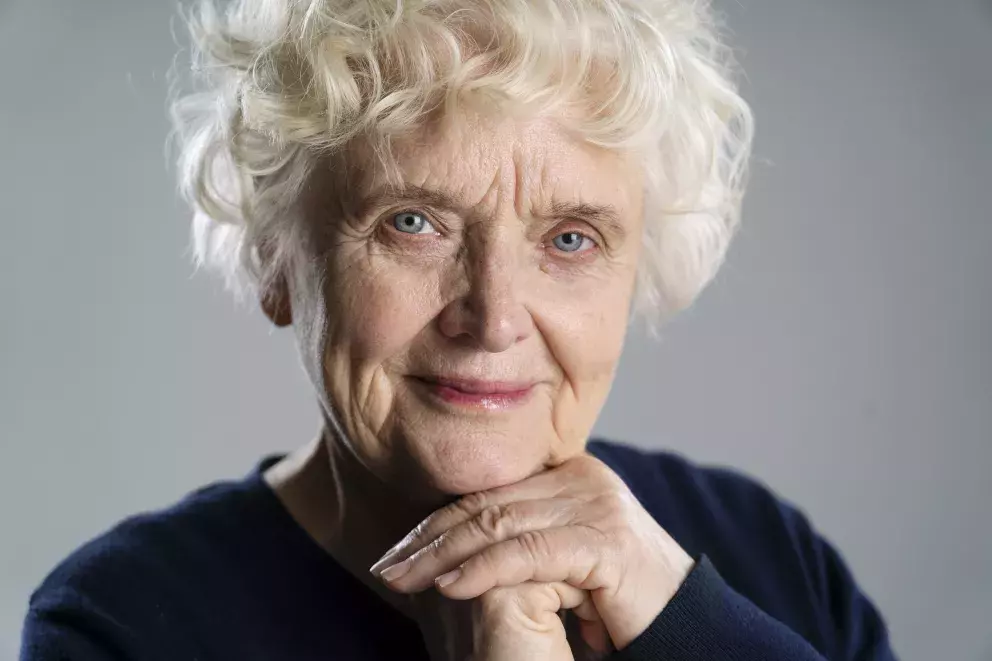 žena, stará žena, děti, svobodná volba