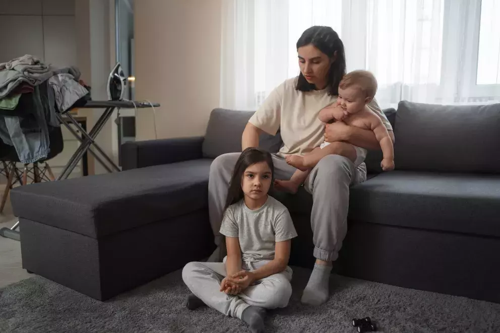 žena, děti, matka, péče, vyčerpání