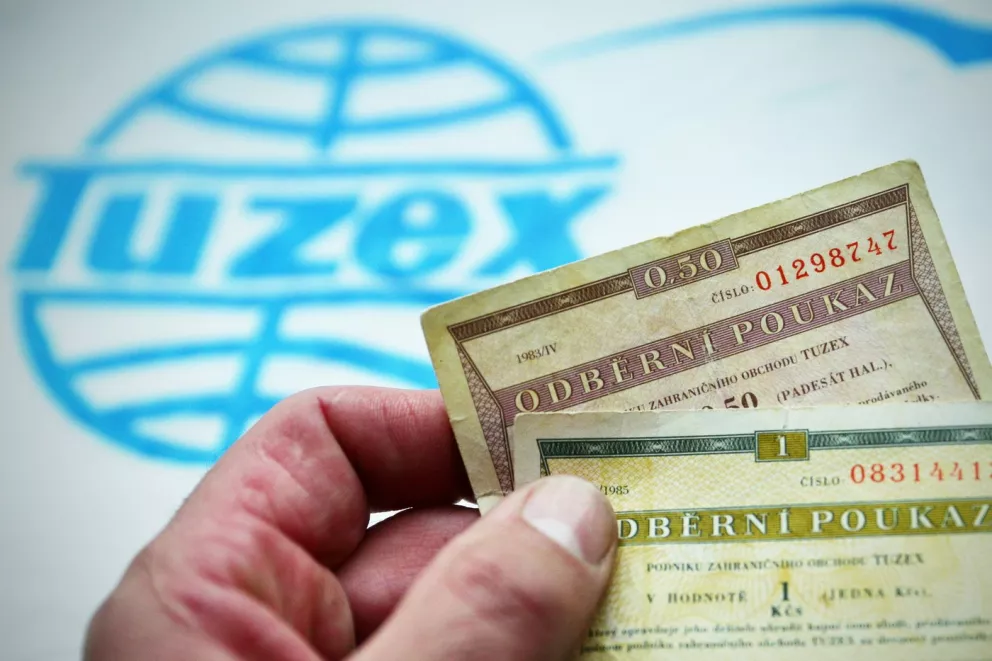 Tuzex a bony, poukázky, kterými se zde platilo