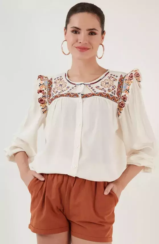 Halenka s výšivkou, LELA, 1 036 Kč