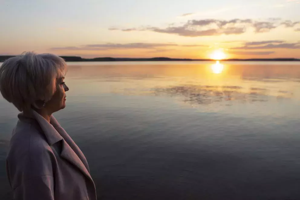 žena, příroda, smutek, slzy, nevěra