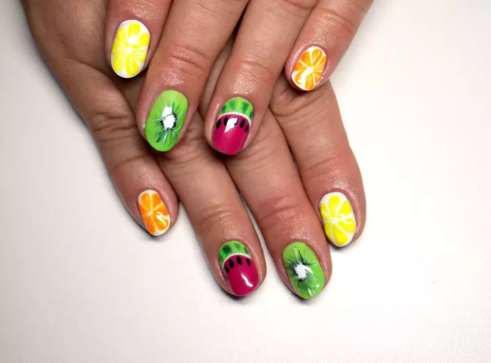 ovocný nail design