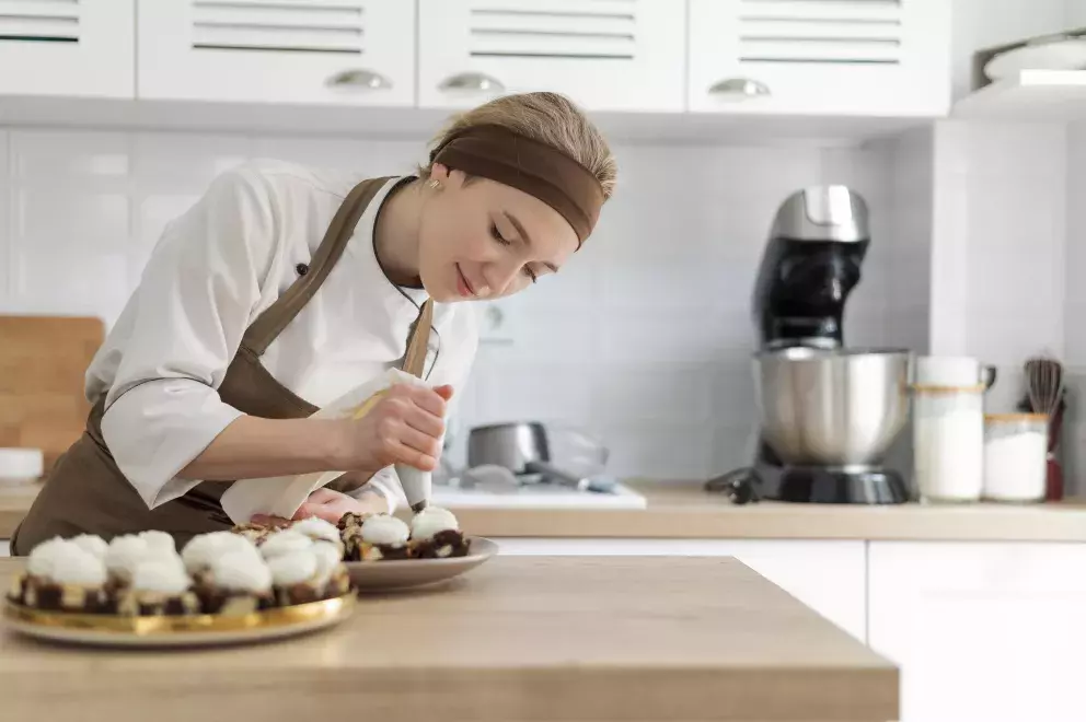 žena, pečení, cukrárna, dorty, práce