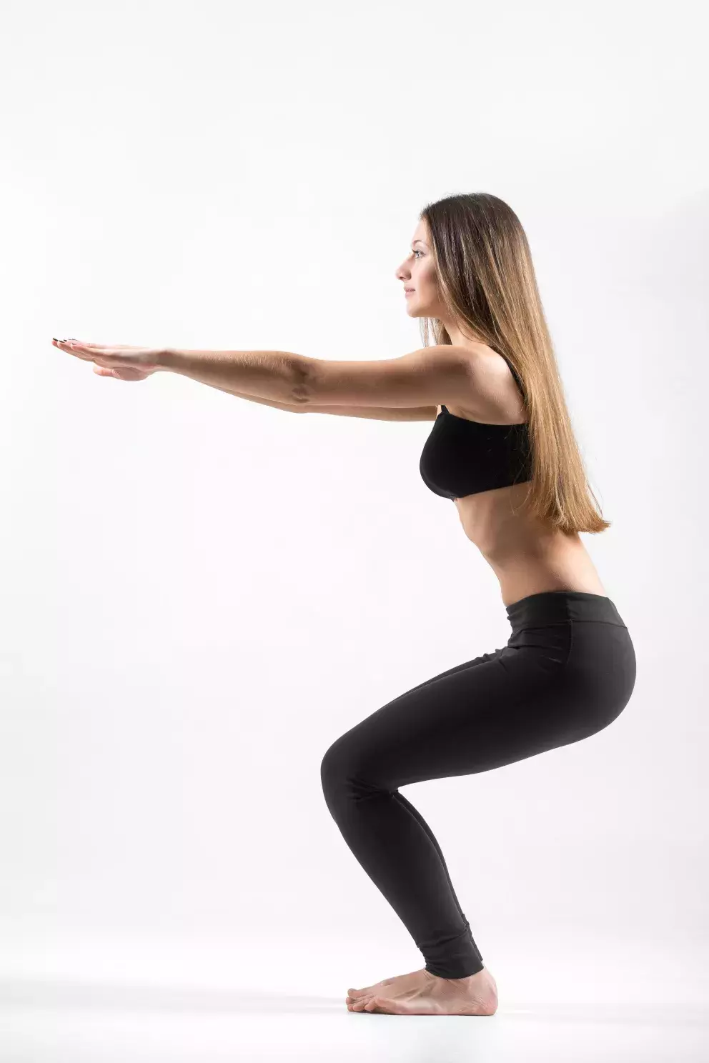 žena cvičí pozici židle