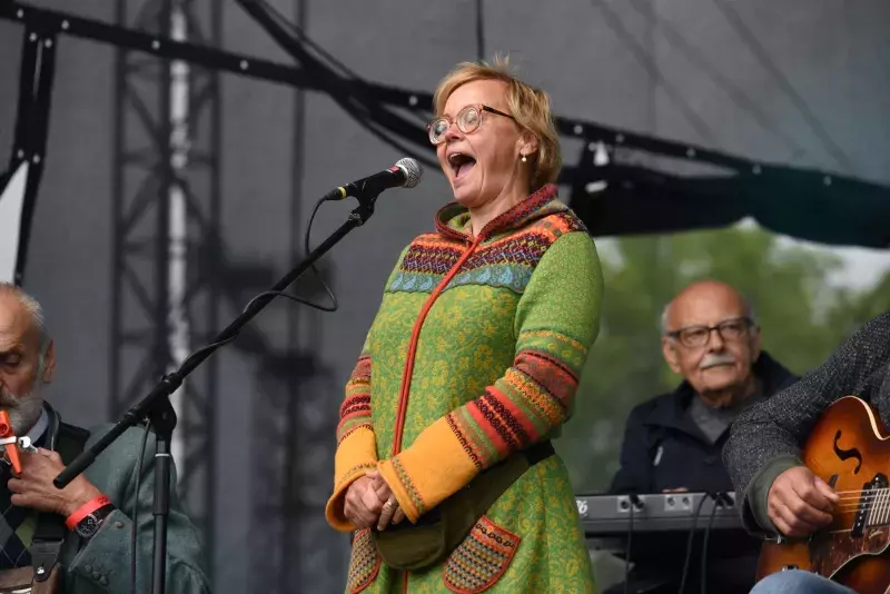 Lenka Plačková Hraj