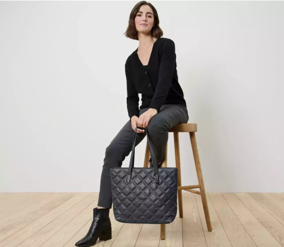 <p>Nákupní taška Tchibo, 899 Kč</p>
