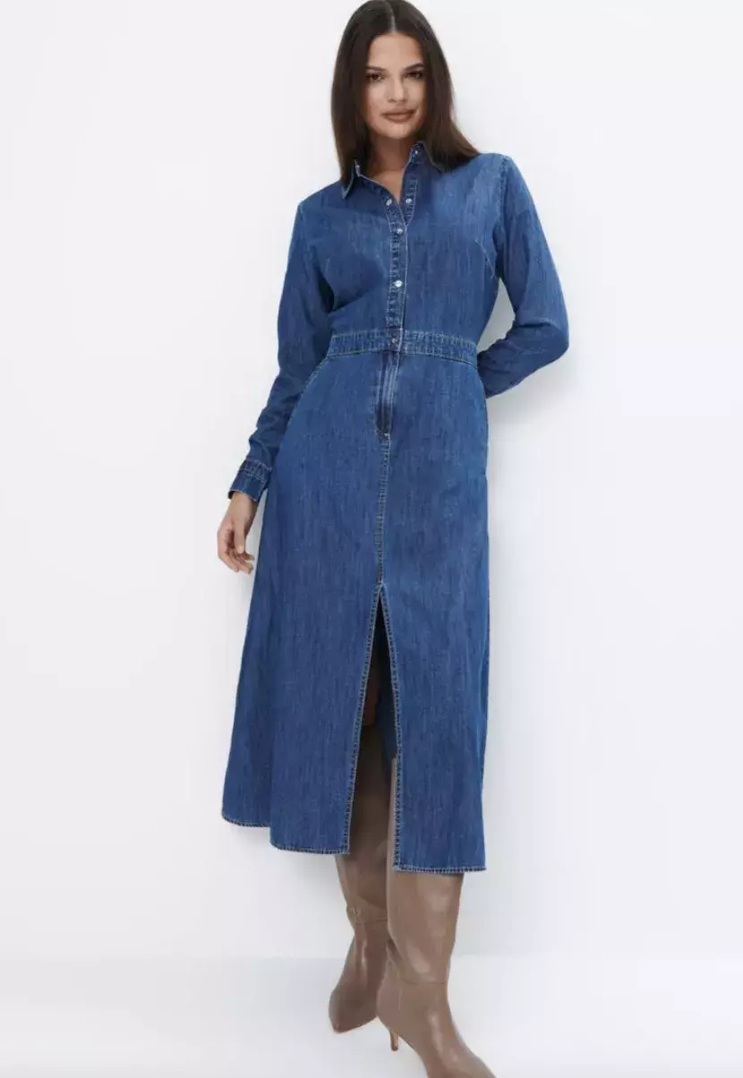 <p>Džínové šaty Mohito, 799 Kč</p>
