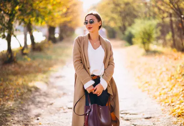 žena v podzimních oblečení