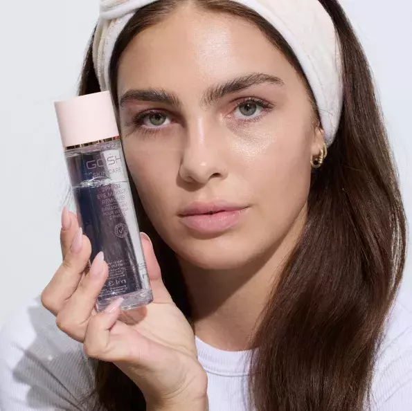 Dvoufázový odličovač očního make-upu