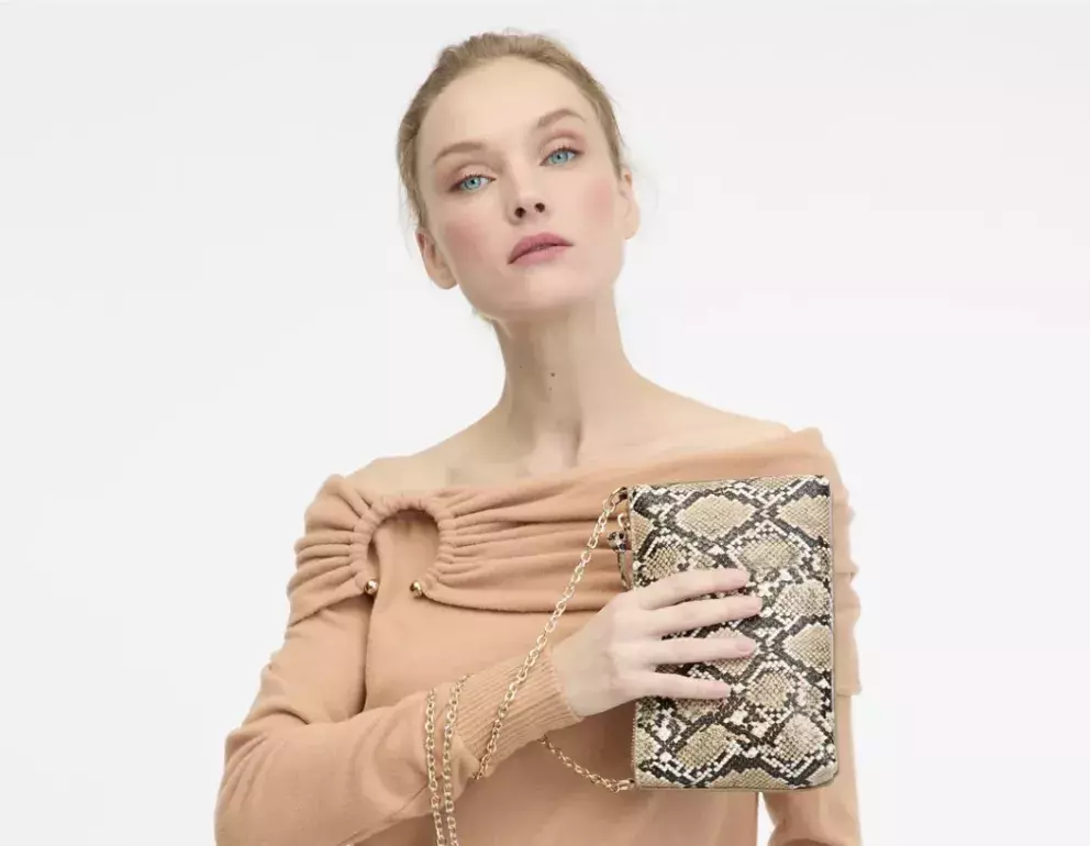 <p>Kabelka s motivem hadí kůže, Orsay, 549 Kč</p>
