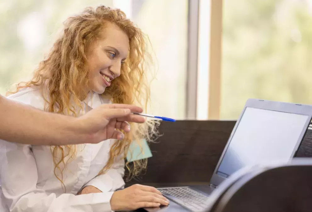 žena, práce, láska, kolega, nevěra, problémy