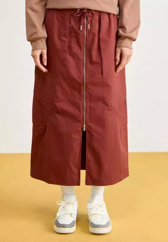 Sportovní sukně s rozparkem, Jordan, 1 296 Kč