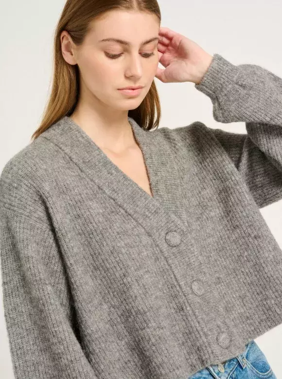 Svetr s véčkovým výstřihem, Gestuz, 2 451 Kč