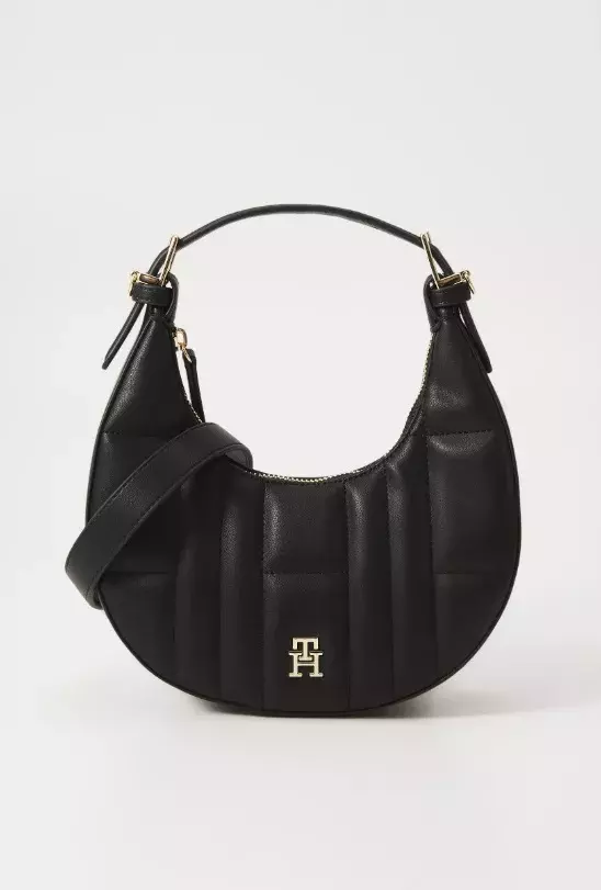 Černá kabelka ve tvaru půlměsíce, Tommy Hilfiger, 3 490 Kč