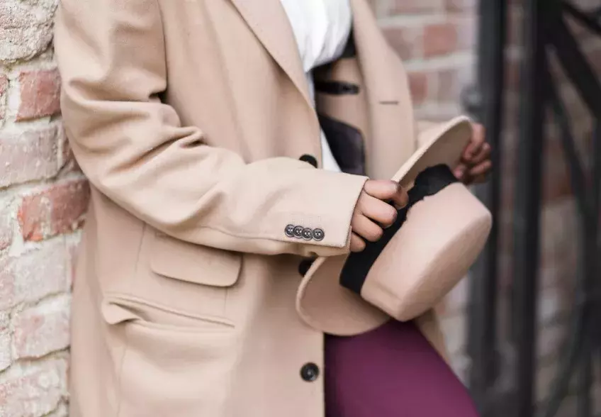 béžový oversized blejzr