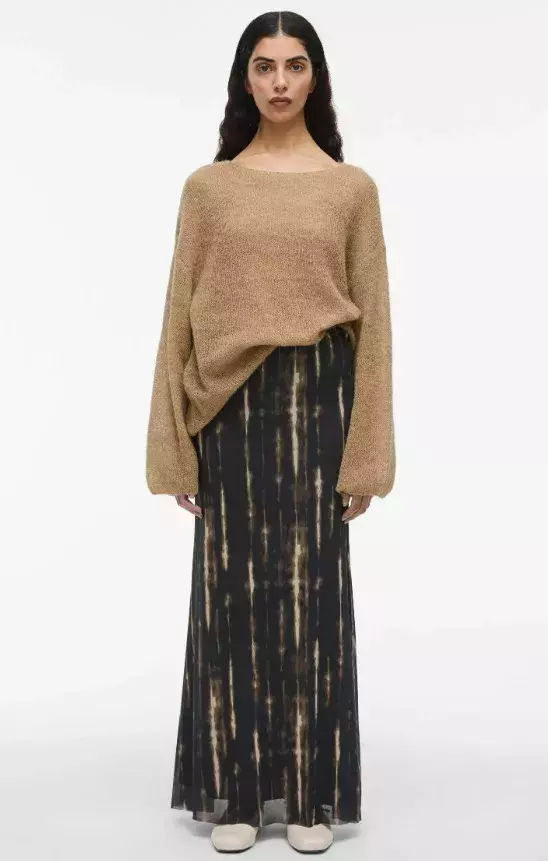 Svetr s lodičkovým výstřihem, Rouge Edit, 1 899 Kč