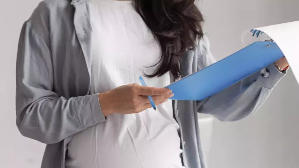 žena, těhotenství, rozhodnutí, smutek, problémy