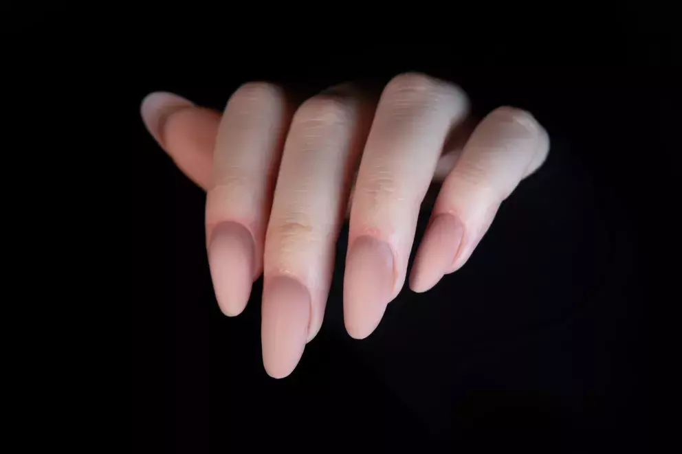 Mléčné tóny nehtů
