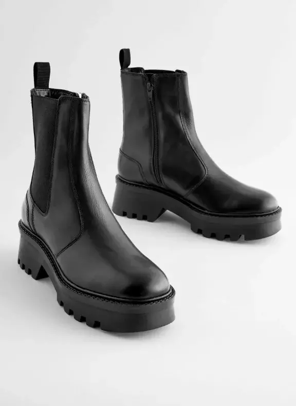 Chelsea boty na platformě, Next, 1 185 Kč