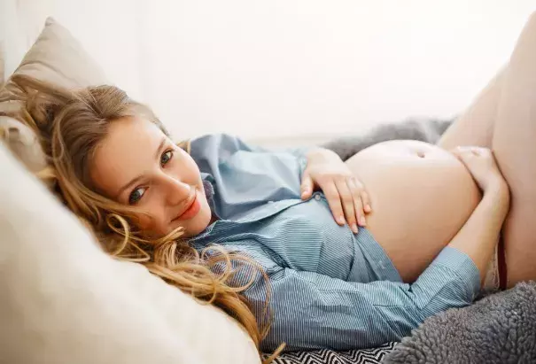 Těhotná žena