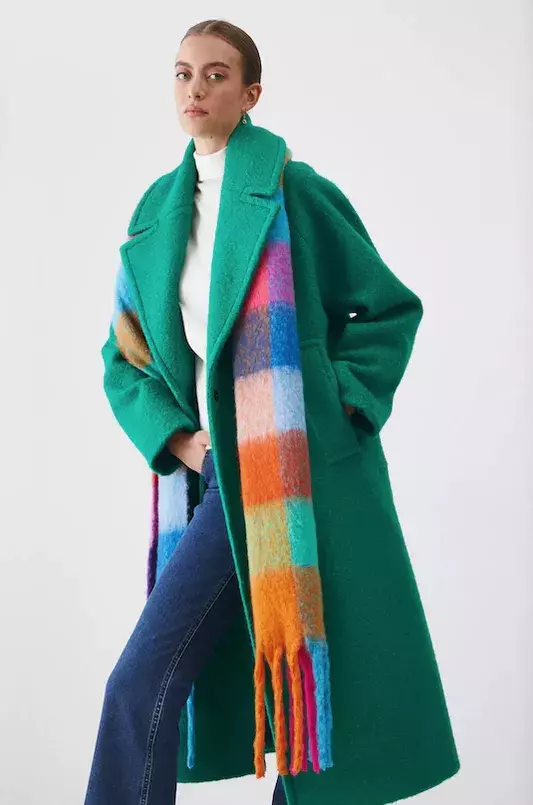 Kabát dámský se strukturou zelená barva