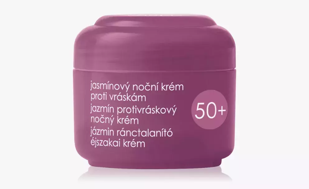 <p>Zpevňující krém proti vráskám, Ziaja, 180 Kč</p>

<p>Noční krém proti vráskám Ziaja Jasmine dodá vaší zralé pleti vše potřebné k její regeneraci, hydrataci a obnově. Díky aktivním látkám podporujícím tvorbu kolagenu zpevní ochablou kůži, zlepší elasticitu a vyhladí jemné i hlubší vrásky. Jasmínové máslo a výtažek z mandarinky japonské se zase postarají o tolik potřebné vyživení, zjemnění a sjednocení tónu pleti.</p>
