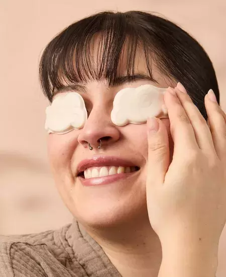 hydratačního rýžového mléka a zklidňující aloe vera.