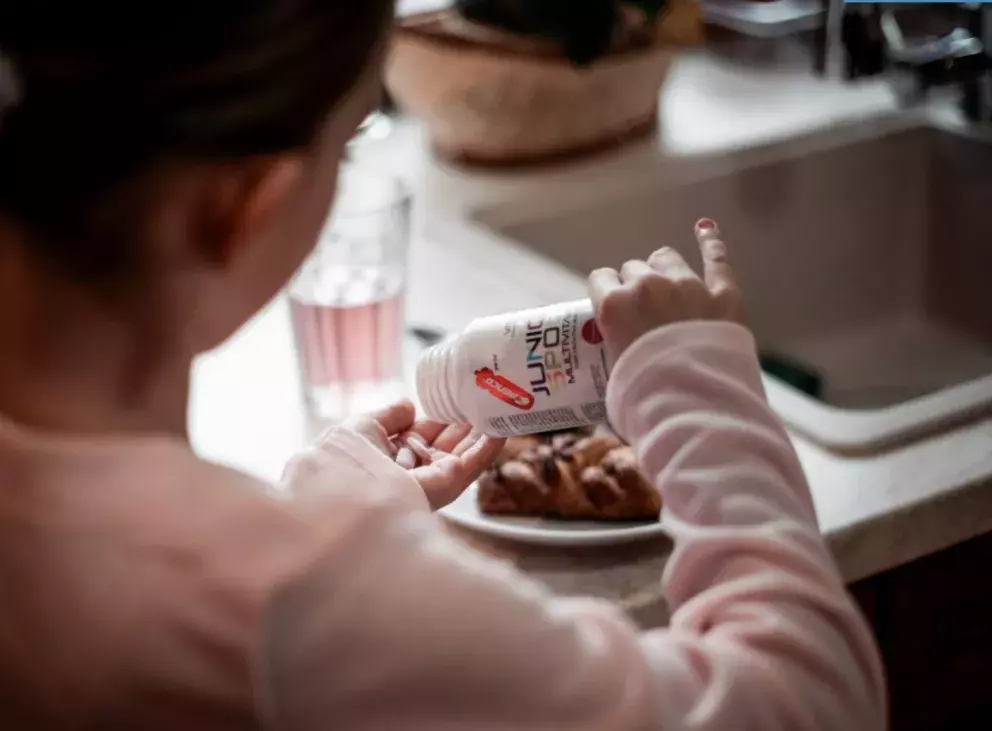 Multivitamíny pro děti, Junior Sport Multivitamin 150 bonbonů, Jahoda, Penco, 429 Kč