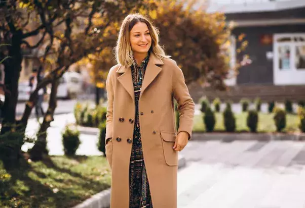 Splývavé kabáty. Dokonalá elegance i hřejivost v jednom