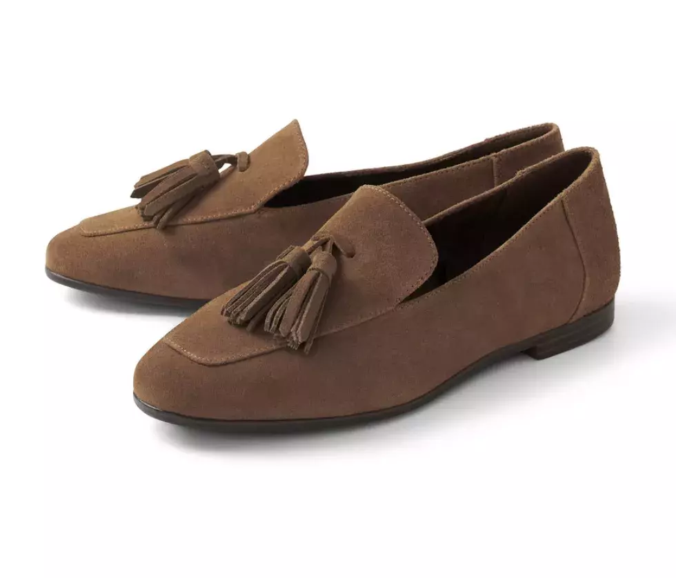 <p>Boty z umělé velurové kůže, Tchibo, 899 Kč</p>
