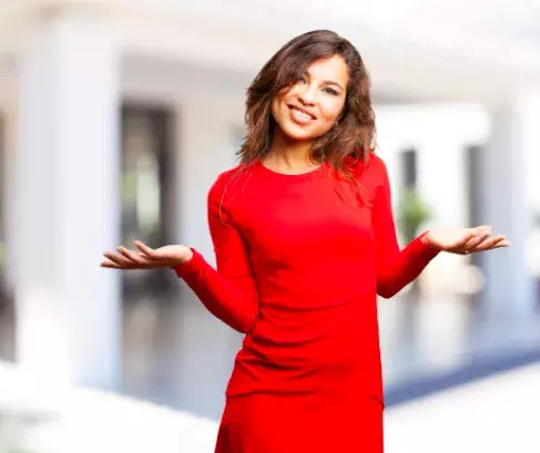 Modrá, fuchsiová nebo červená, podzim 2025 rozhodně nebude o šedi pochmurného počasí