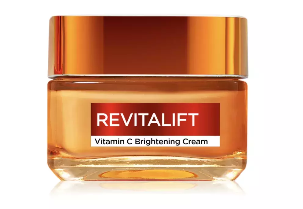 <p>Revitalift Vitamin C, revitalizační a rozjasňující krém, Loreal Paris, 440 Kč</p>
