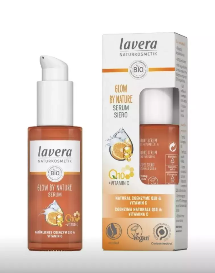 <p>Pleťové sérum Glow by Nature s Q10 a Vit C, Lavera, 619 Kč</p>
