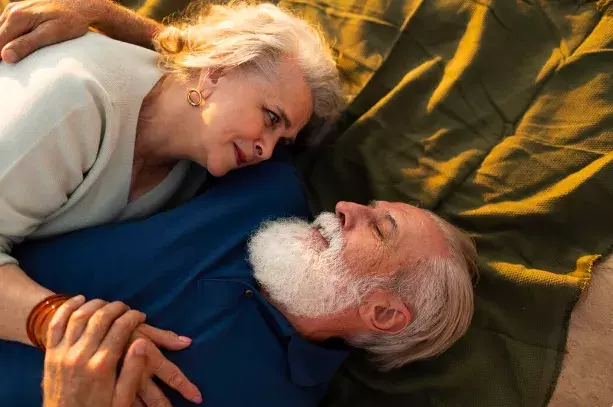 Příběh: Můj dědeček si našel milenku a já je přistihla v restauraci. Svěřila se Magda (41)