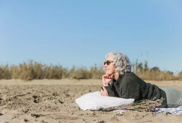 Šedá vládne podzimu: Objeví se hlavně v minisukních