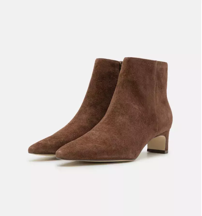 <p>Anna Field, 1938 Kč</p>
