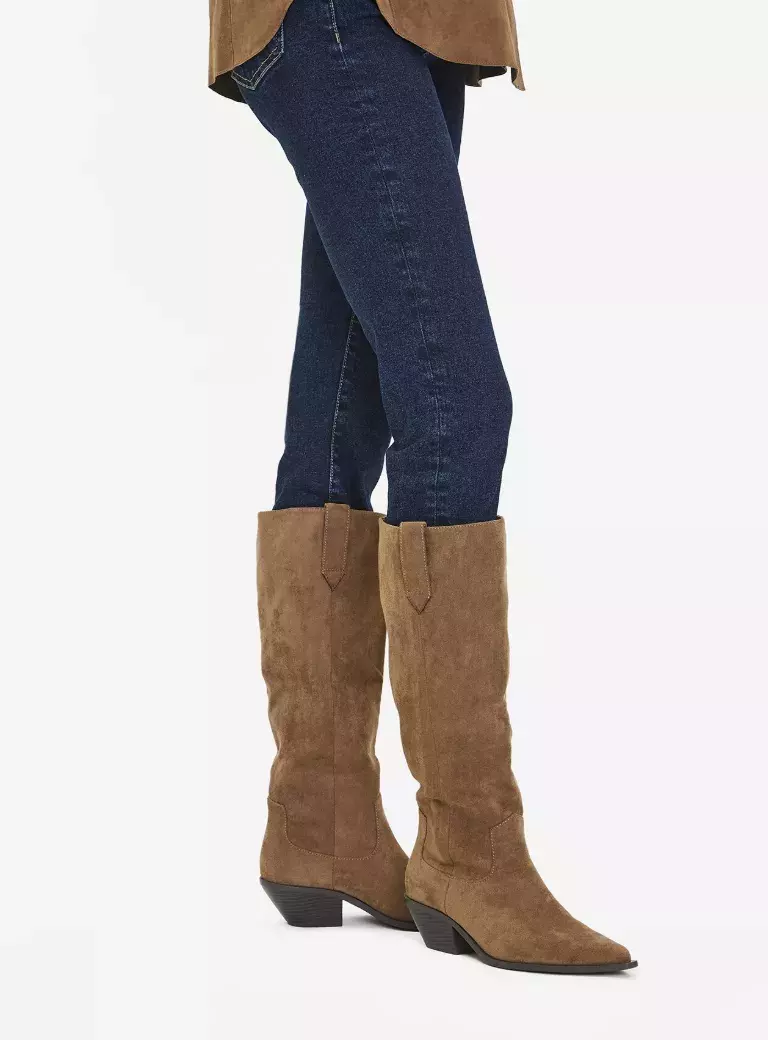 <p>Jenny, CCC, 1199 Kč</p>
