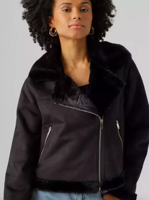 <p>VERO MODA Zimní bunda 1879 Kč</p>
