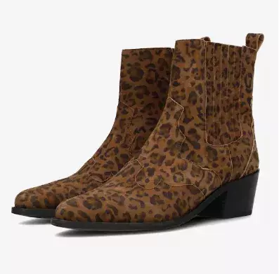 <p>PS Poelman Nízké kozačky 2599 Kč</p>
