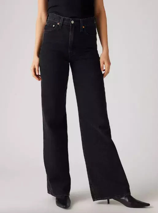 <p>LEVI'S ® Zvonové kalhoty 2879 Kč</p>
