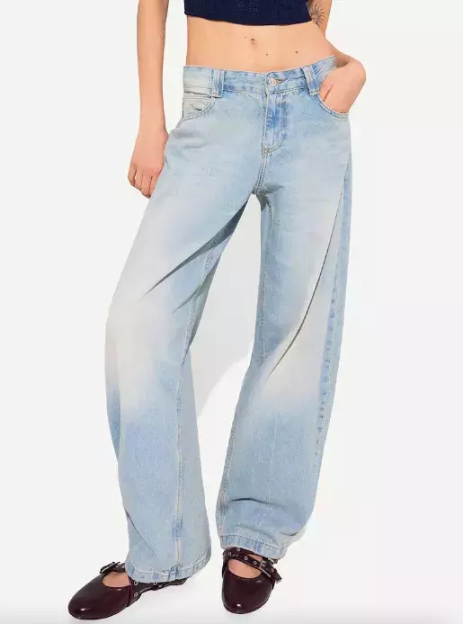 <p>Bershka Loosefit Džíny 1079 Kč</p>
