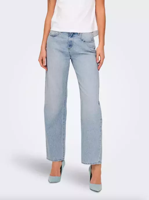 <p>ONLY Normální Džíny 999 Kč</p>
