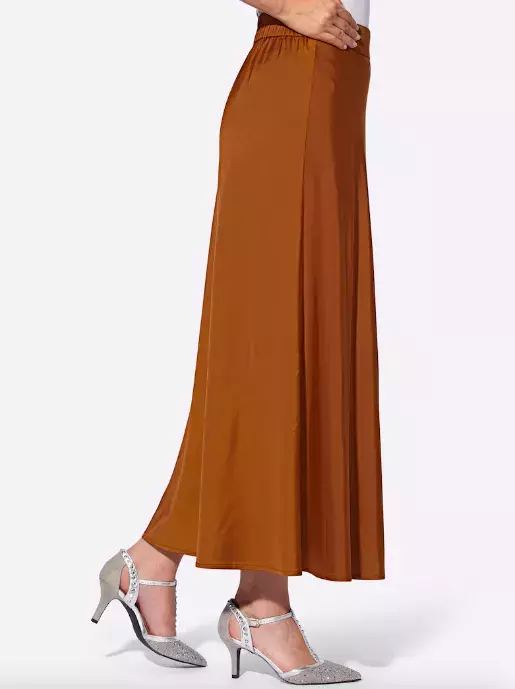 <p>heine Sukně 2329 Kč</p>
